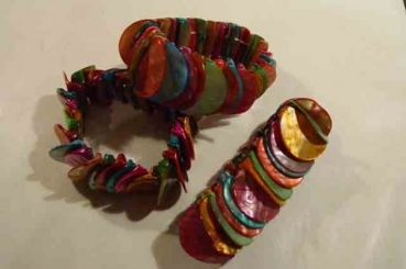Muschelteile, Armband,  Halbrund bunt