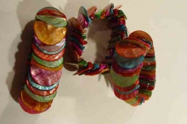 Muschelteile, Armband,  Halbrund bunt
