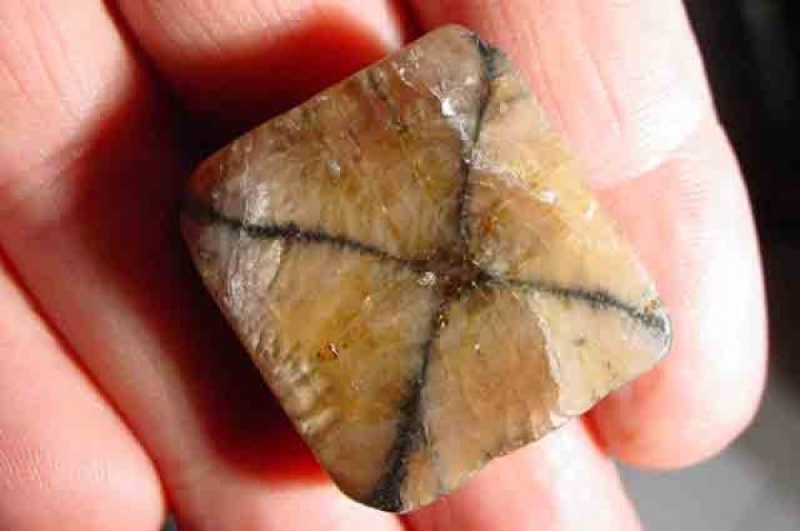 Chiastolith Kreuzstein Handschmeichler