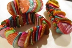Muschelteile, Armband,  Halbrund bunt